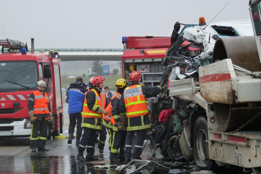 Collision entre deux poids lourds à Labruguière