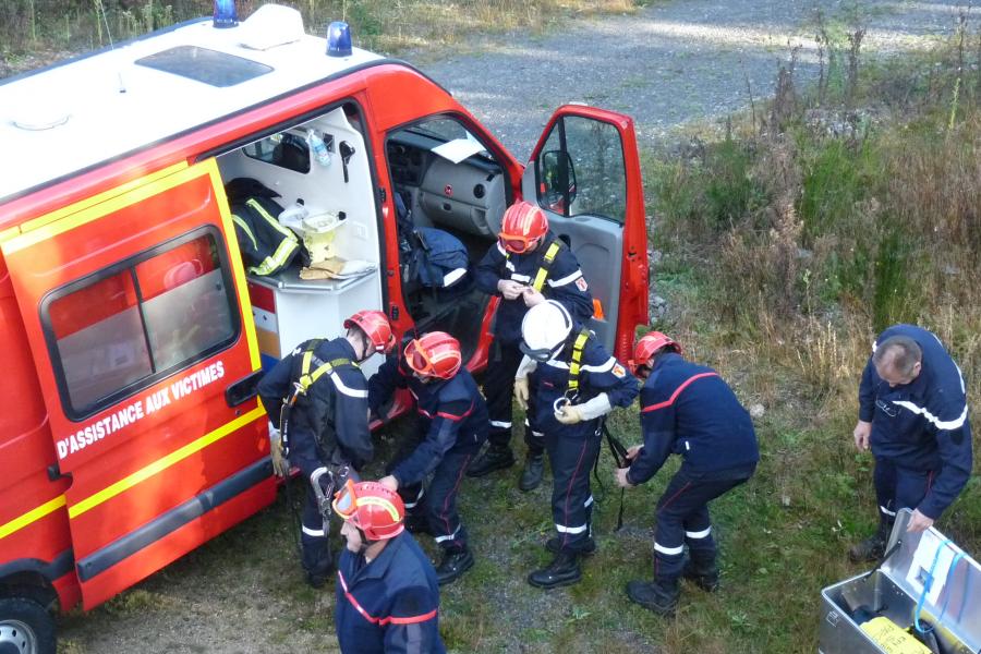 Exercice de secours à personne sur une éolienne