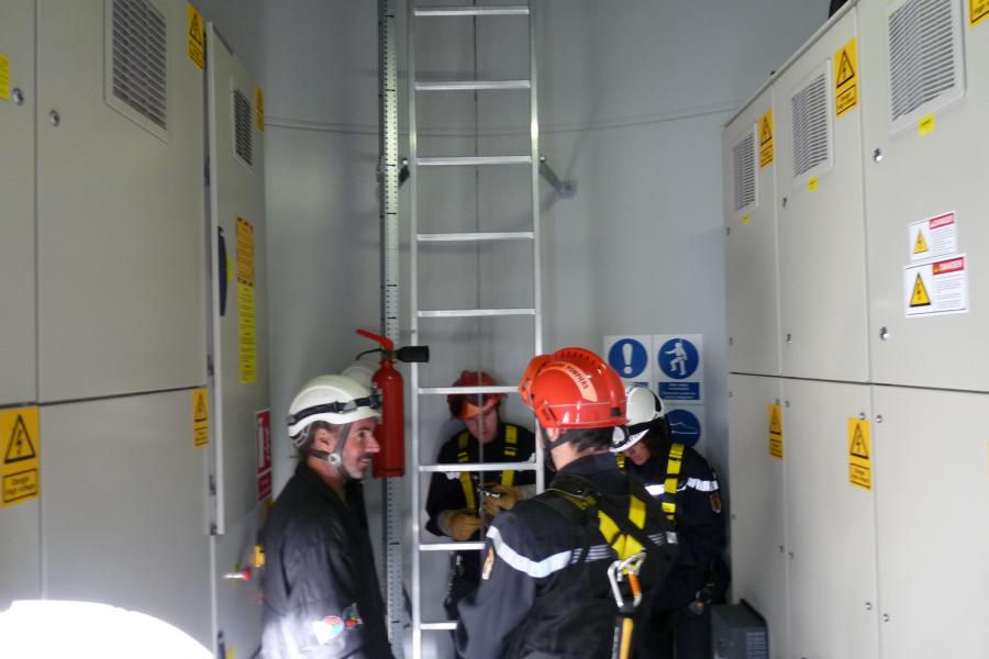 Exercice de secours à personne sur une éolienne