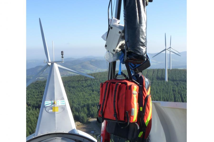 Exercice de secours à personne sur une éolienne