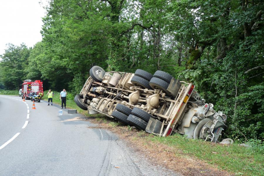 Accident de poids lourd sur la commune de Saint-Salvy-de-la-Balme