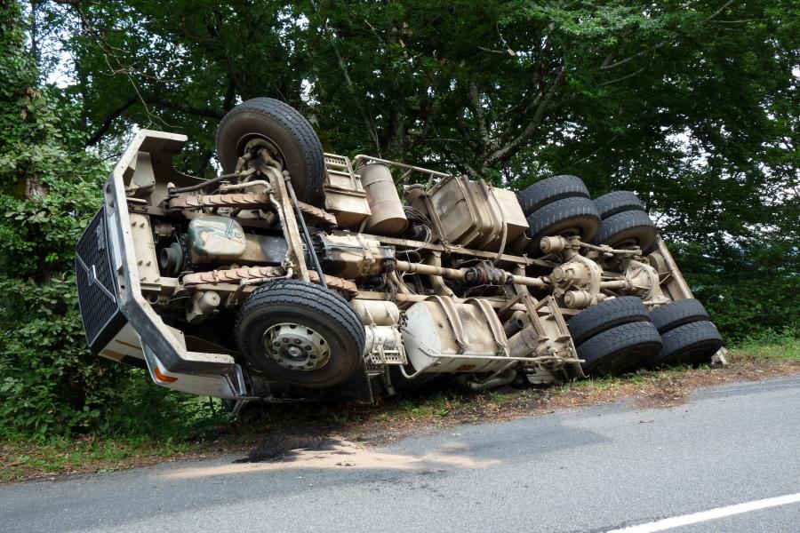 Accident de poids lourd sur la commune de Saint-Salvy-de-la-Balme