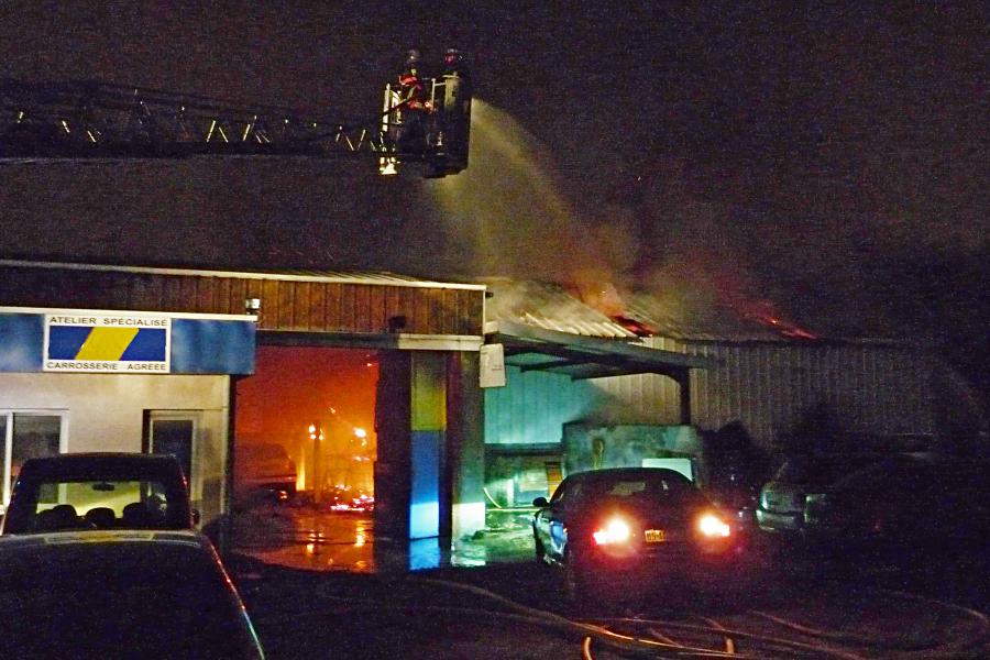 Feu de garage automobile sur la commune de Mazamet