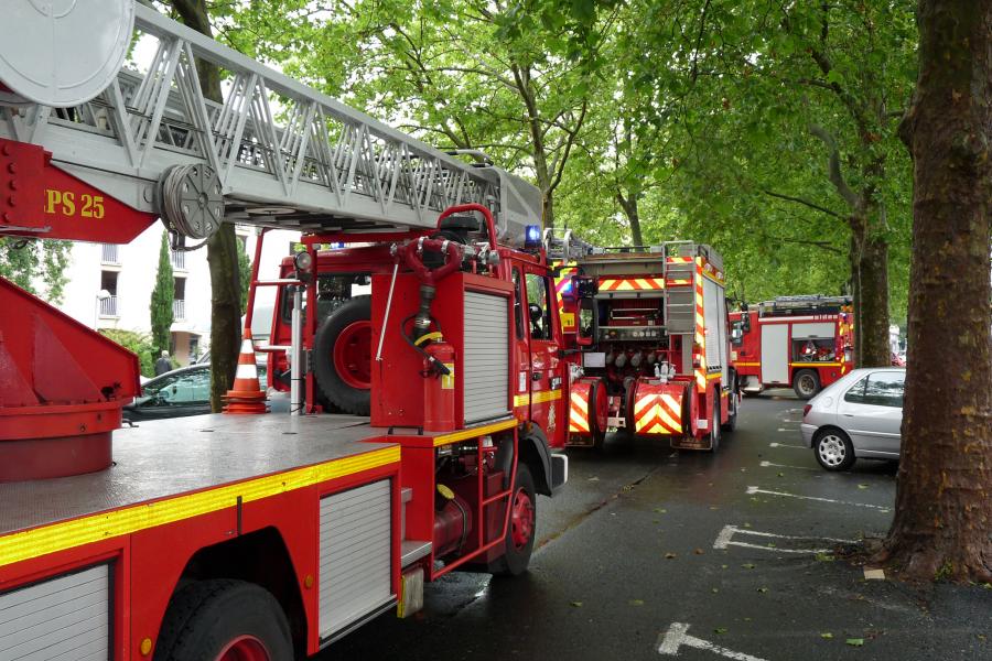 Sauvetage de 5 personnes lors d&#039;un feu d&#039;appartement sur la commune de Castres