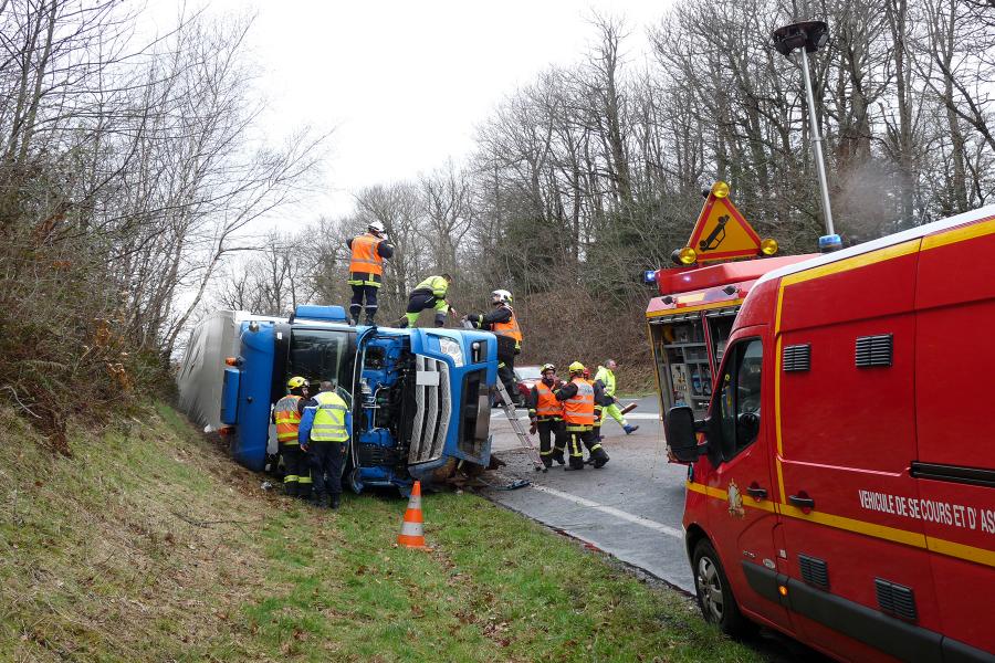 Accident d&#039;un poids lourd sur la commune de Sauveterre
