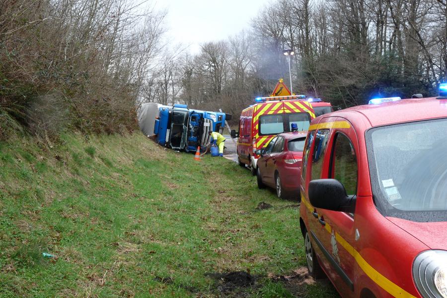 Accident d&#039;un poids lourd sur la commune de Sauveterre