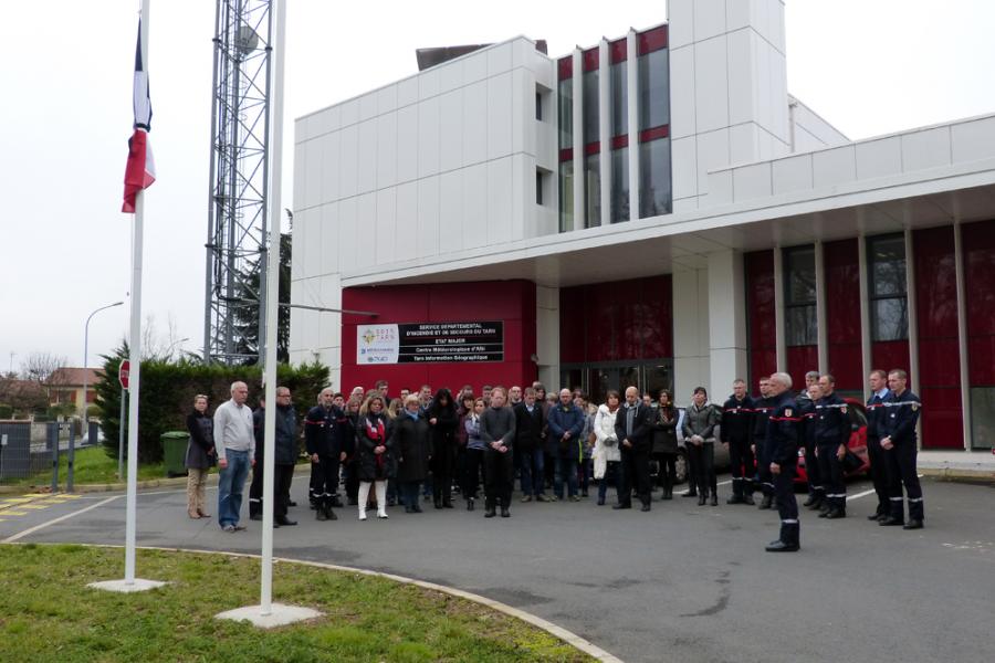 Hommage aux victimes de l&#039;attentat commis à Paris