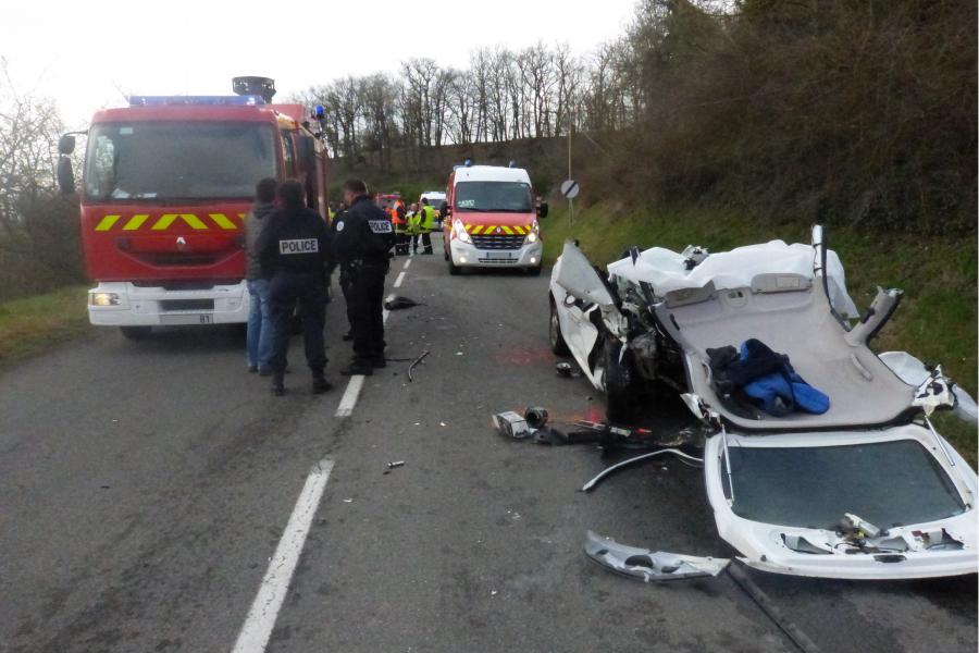 Accident entre un bus et une voiture sur la commune de Blaye-les-Mines