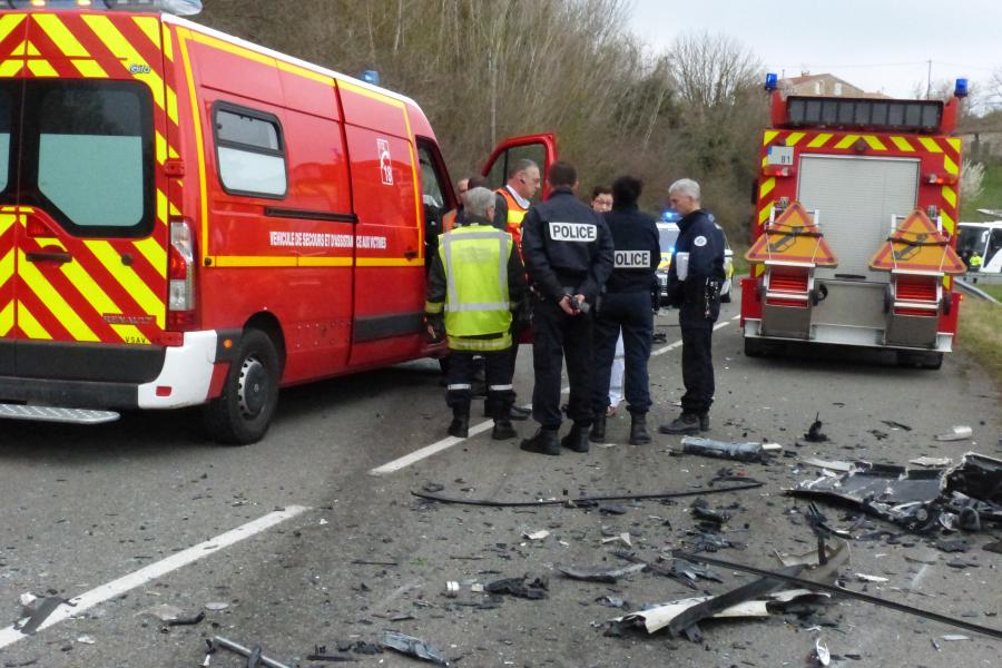 Accident entre un bus et une voiture sur la commune de Blaye-les-Mines