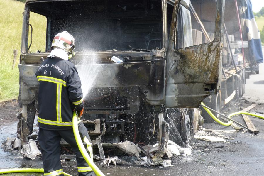 Feu de poids lourd sur la commune de Vénès
