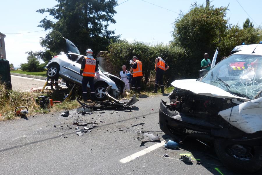 Accident de la circulation entre trois véhicules sur la commune d&#039;Arthès