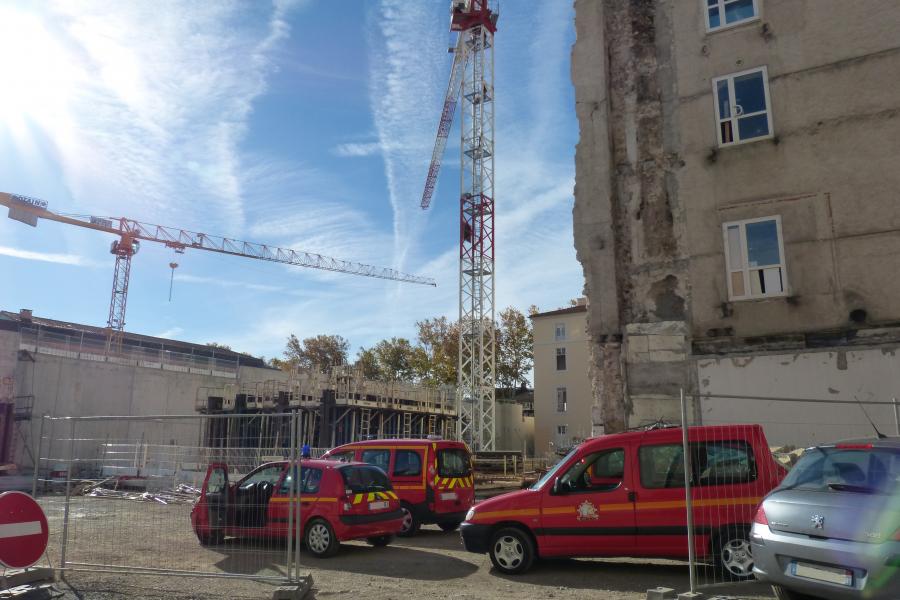 Un homme retranché dans une grue à 45 mètres de haut à Castres