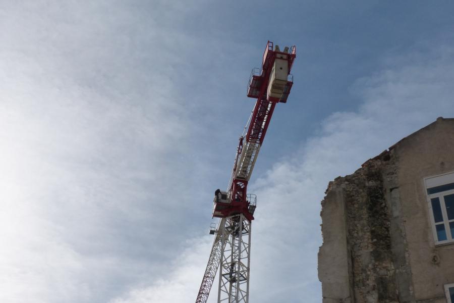 Un homme retranché dans une grue à 45 mètres de haut à Castres