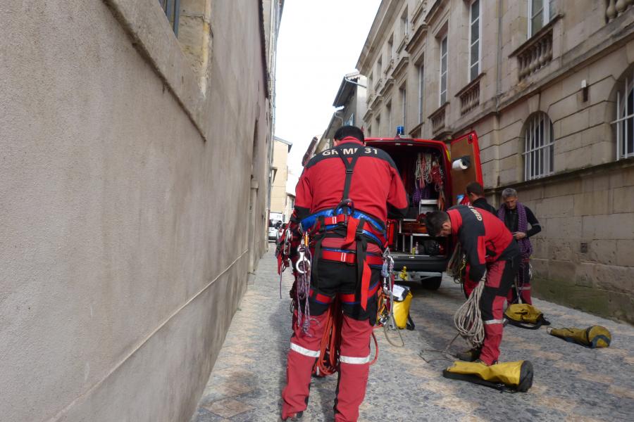 Un homme retranché dans une grue à 45 mètres de haut à Castres