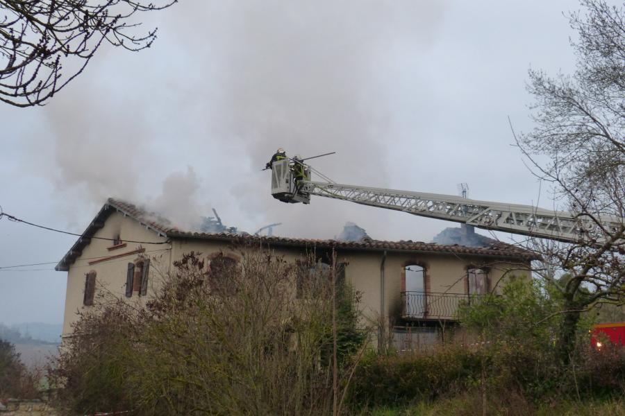 Feu d&#039;habitation sur la commune de Castelnau-de-Lévis