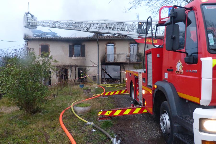 Feu d&#039;habitation sur la commune de Castelnau-de-Lévis