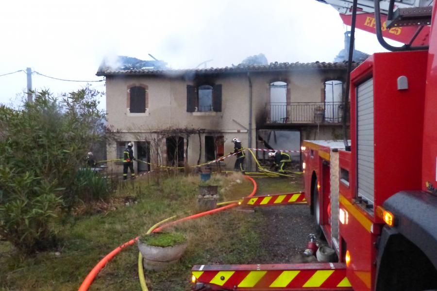 Feu d&#039;habitation sur la commune de Castelnau-de-Lévis