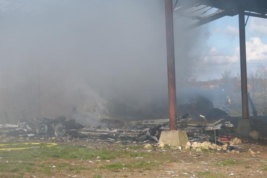 Feu de hangar agricole sur la commune de Mouzieys-Panens