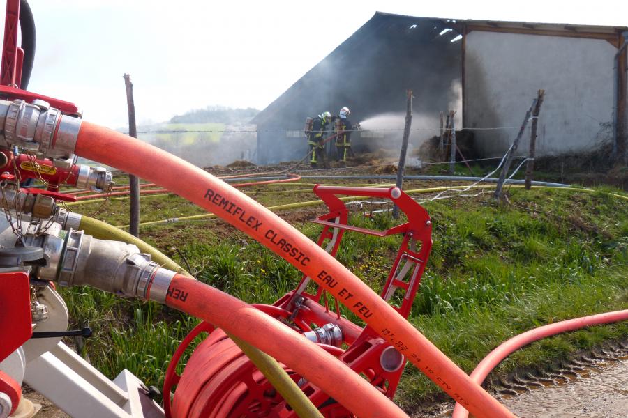 Feu de hangar agricole sur la commune de Mouzieys-Panens