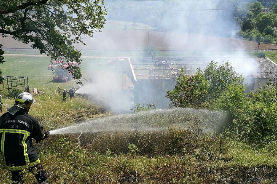 Feu de hangar agricole sur la commune de Milhars